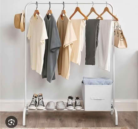 Photo of clothes rail (Gleadless S12) #1