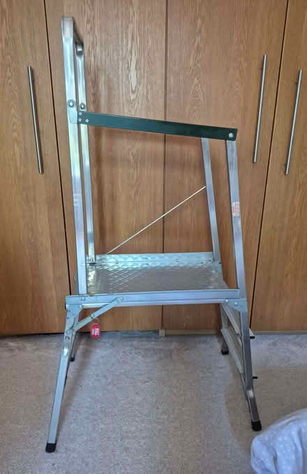 Photo of free Beldray job easer decorating platform (Station Area RG21) #3
