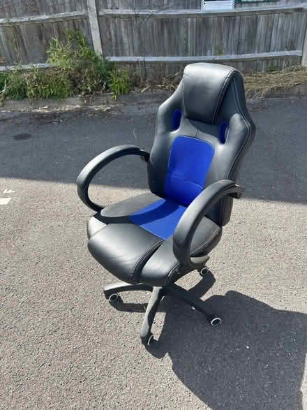 Photo of free Gaming Chair (Ottershaw KT16) #2