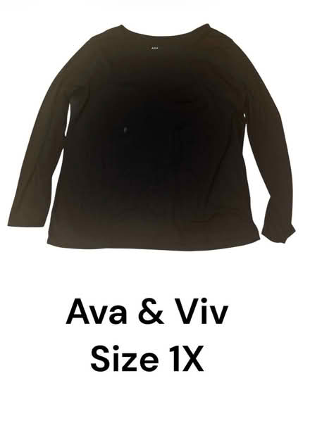 Photo of free Ava & Viv Woman’s Top (Brooklyn Storage) #1