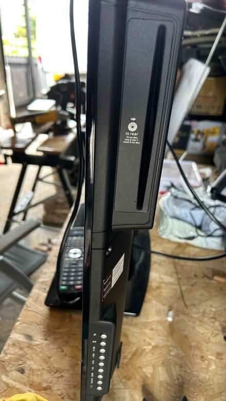 Photo of free 32” tv/dvd combo (North Baddesley SO52) #4