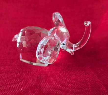 Photo of free Small glass elephant (Beulah Hill SE19) #1