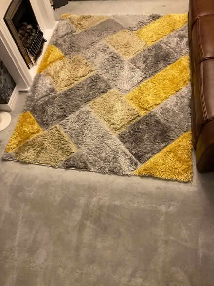 Photo of free Medium size Grey / Yellow rug (Stockport SK3) #1