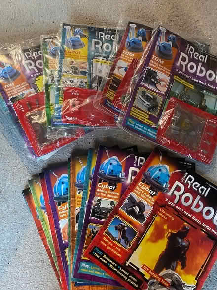Photo of free 96 Real Robots magazines (Crookes S10) #2