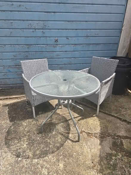 Photo of free Garden table and chairs (Southfields SW18) #1