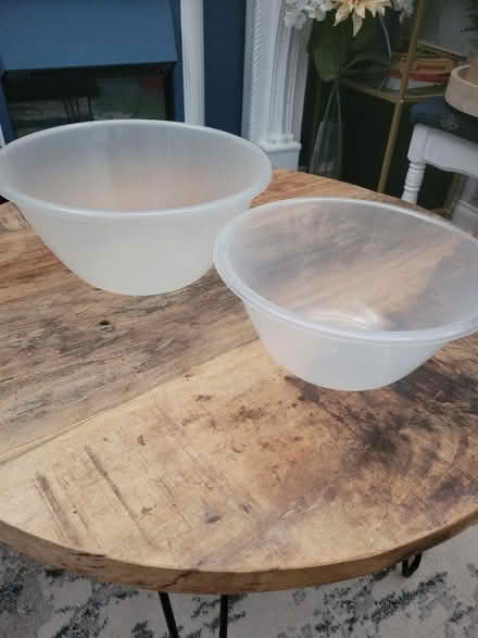 Photo of free 2 Bowls (Stevenage SG1) #1