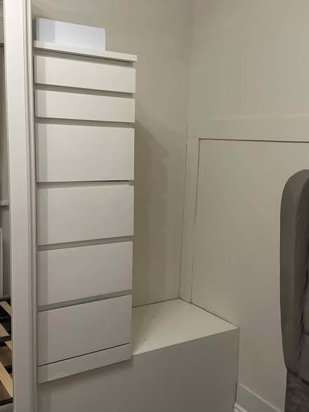 Photo of free White 6-Drawer Chest of Drawers (S42 5QT) #1
