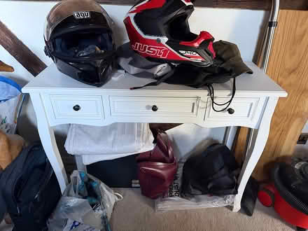 Photo of free White side table (GU51) #3