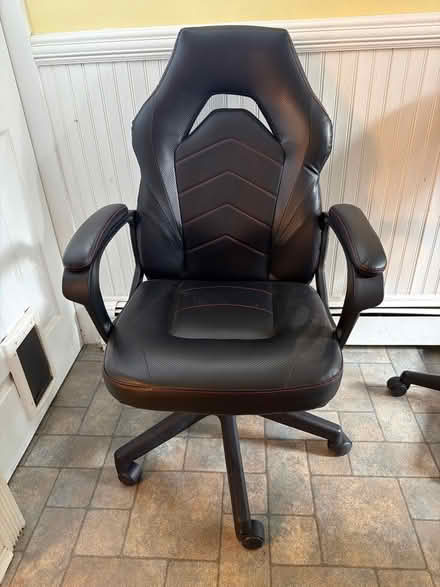 Photo of free Desk chair (Haddon Heights) #1