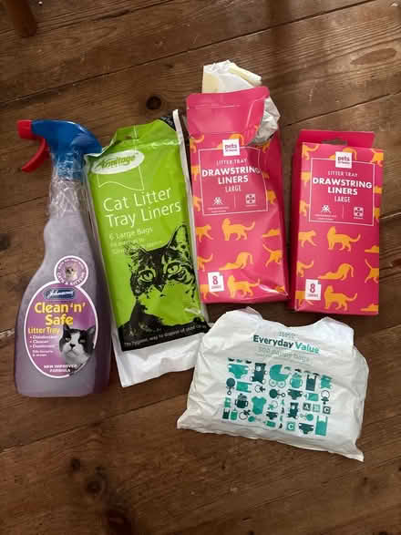 Photo of free Cat litter accessories (New Malden KT3 4) #1