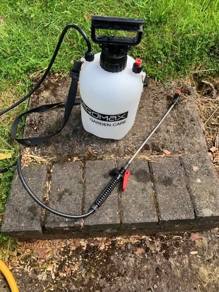 Photo of free 3l garden sprayer (Quernmore LA1) #2