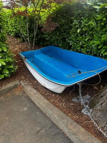 Photo of free Livingston boat (Shoreline,Wa. 98133) #1