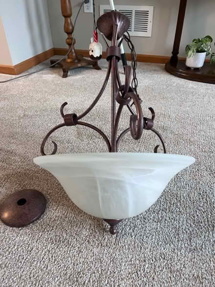 Photo of free Light fixture (Woodbury) #1