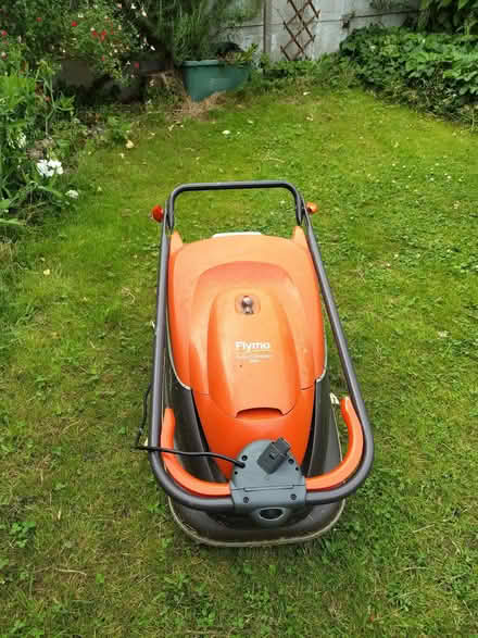 Photo of free Lawn mower, Flymo (Pollards Hill SW16) #1