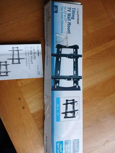 Photo of free TV wall mounting bracket (Butlocks Heath SO31) #1