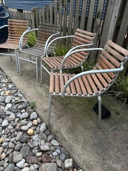 Photo of free Outdoor chairs (Del Ray) #2
