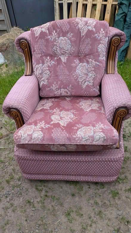 Photo of free Pink.mixed colour 3 piece suite (Presteigne LD8) #2