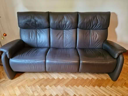 Photo of free Leather lounges - 2 seater manual recliner and 3 seater (Weobley HR4) #2