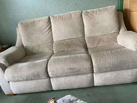 Photo of free Settee (Biggleswade SG18) #2