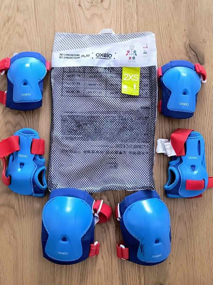 Photo of free Knee/elbow/wrist protectors/pads, age 3-7 (Abingdon OX14) #1