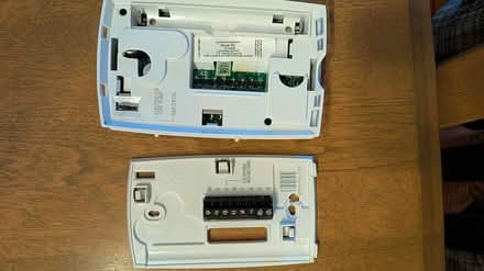 Photo of free r furnace and AC thermostat (Barrhaven) #2