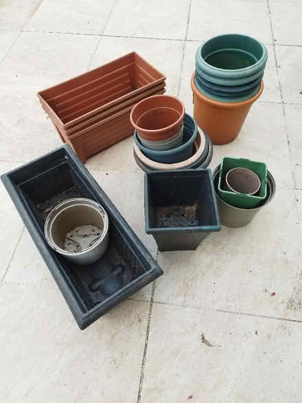 Photo of free Plant pots and planters (Mudeford BH23) #2