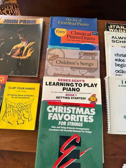 Photo of free Easy Piano Music Scores- 5 books (Homewood) #1