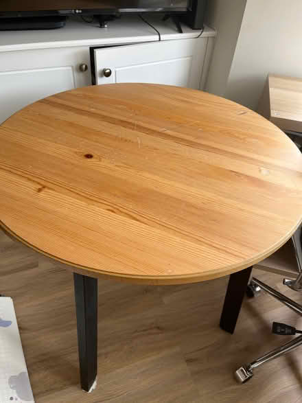 Photo of free Ikea round table (Highbury N5) #1