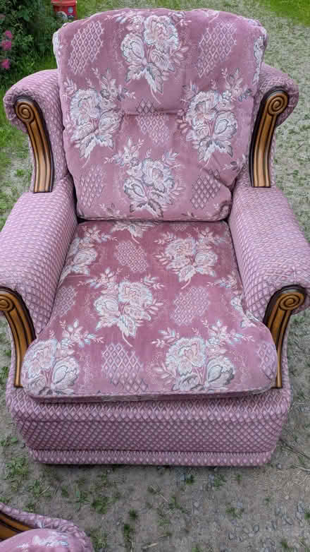 Photo of free Pink.mixed colour 3 piece suite (Presteigne LD8) #3