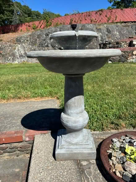 Photo of free bird bath (Very close to YMCA - Woburn) #1
