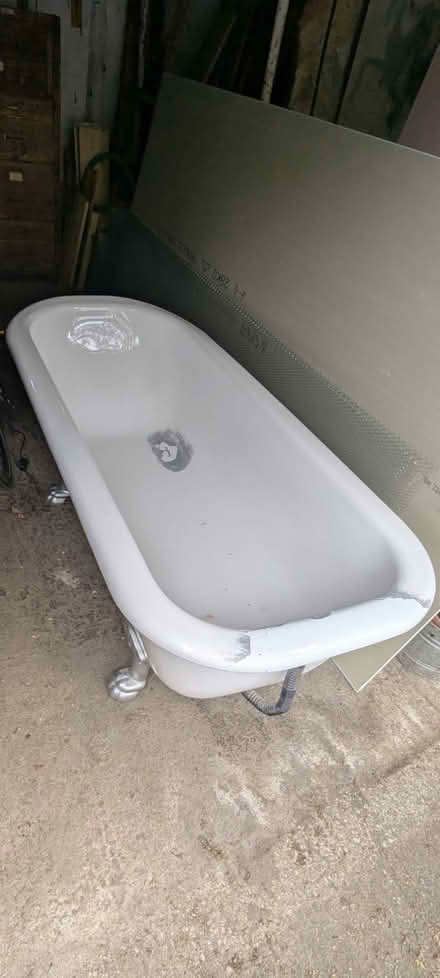 Photo of free Bath (Kirkstall LS4) #1