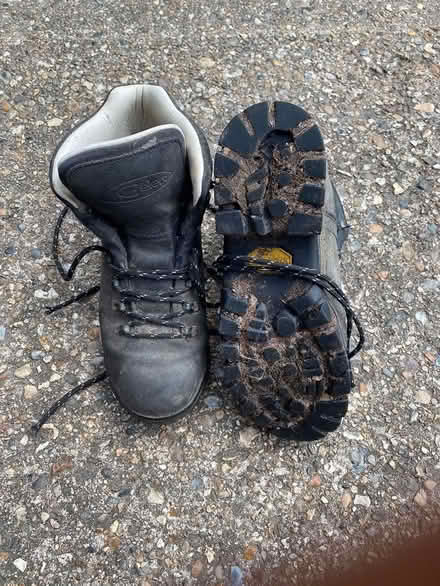 Photo of free Size 41 walking boots (Harleston IP20) #1