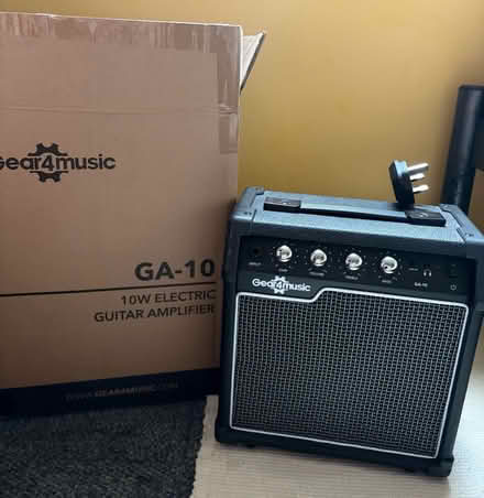 Photo of free Gear4music guitar amplifier GA-10W (NR4, UEA) #2