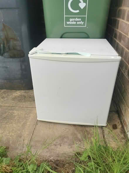 Photo of free Large beanbag and small freezer (Hartley wintney RG27) #1