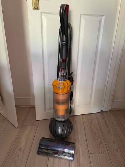 Photo of free Dyson vacuum cleaner (Emlyn Gardens W4) #1