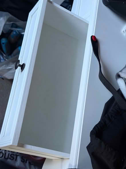 Photo of free White side table (GU51) #1