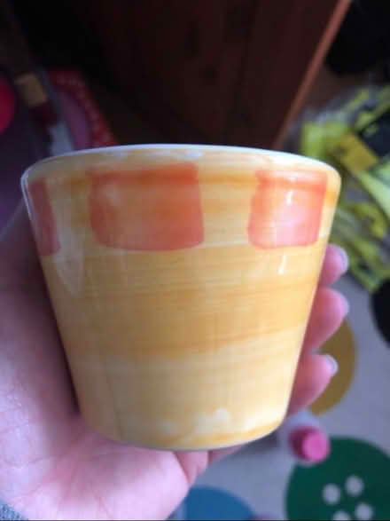 Photo of free Small pot vase (Forest Hill SE23) #1