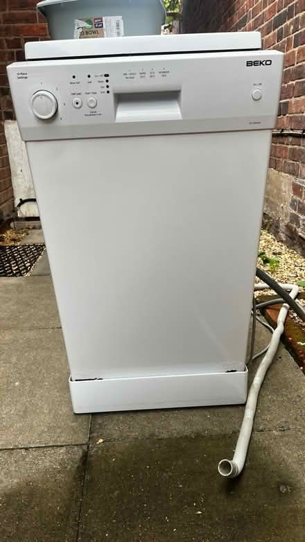 Photo of free Dishwasher Beko - not working (Hitchin sg4) #1