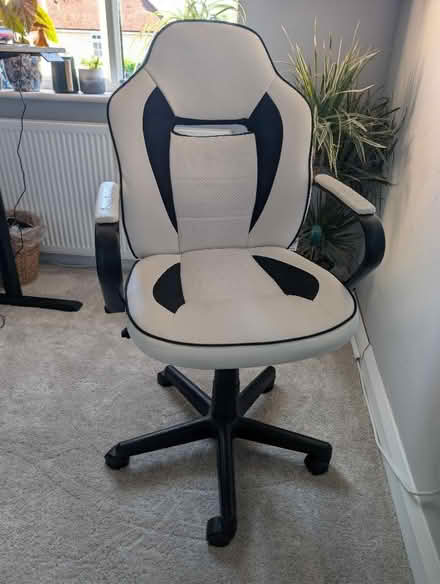 Photo of free White faux leather desk chair (Addlestone KT15) #1