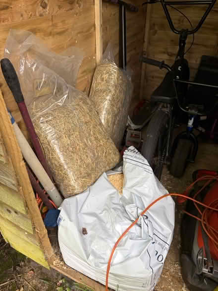 Photo of free Sawdust and hay (Ip33) #1