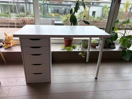 Photo of free White desk and drawers (Clerkenwell EC1M) #4