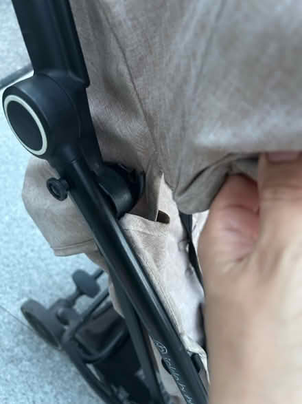 Photo of free Good stroller, but canopy broke (N1 Dalston) #2