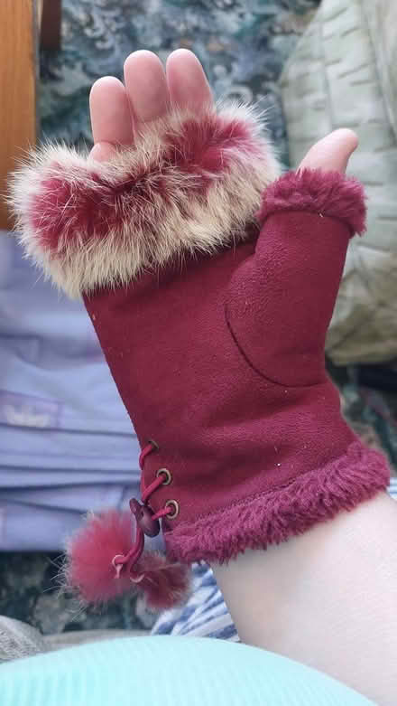 Photo of free x1 pair fingerless gloves (dorset BH12) #4