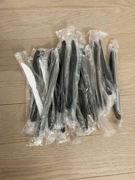 Photo of free Plastic knives (Kennedy/16th in Markham) #1