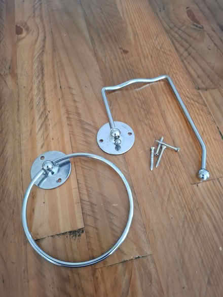 Photo of free Bathroom items (Rockgreen SY8) #1
