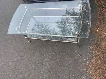 Photo of free Glass coffee table (AL2 / SG6) #3