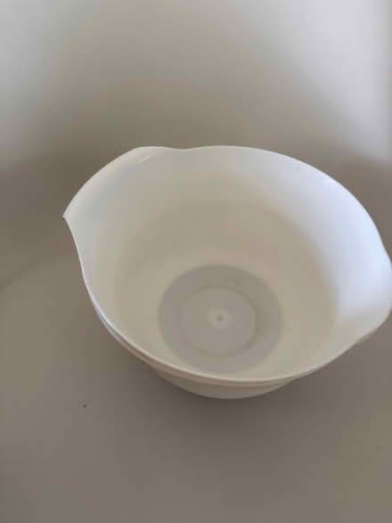 Photo of free Plastic mixing bowls (white) (Cowley OX4) #1