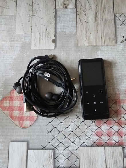 Photo of free MP3 player (Rowhedge CO5) #1
