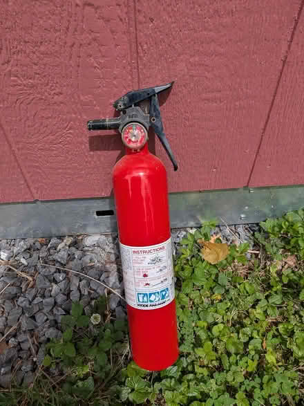 Photo of free Fire extinguisher (near Spring Ridge frederick) #1