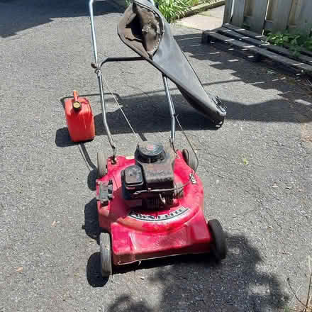Photo of free Gas lawn mower (Nepean) #1